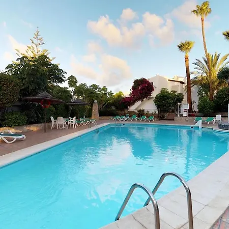 Wonderful House With A Garden And A Pool Three Rooms. 别墅 美洲海滩