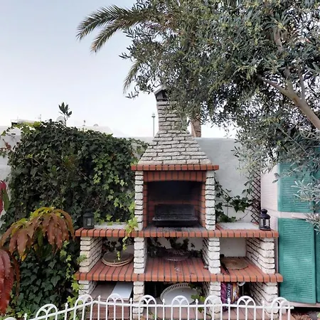 Villa Wonderful House With A Garden And A Pool Three Rooms.